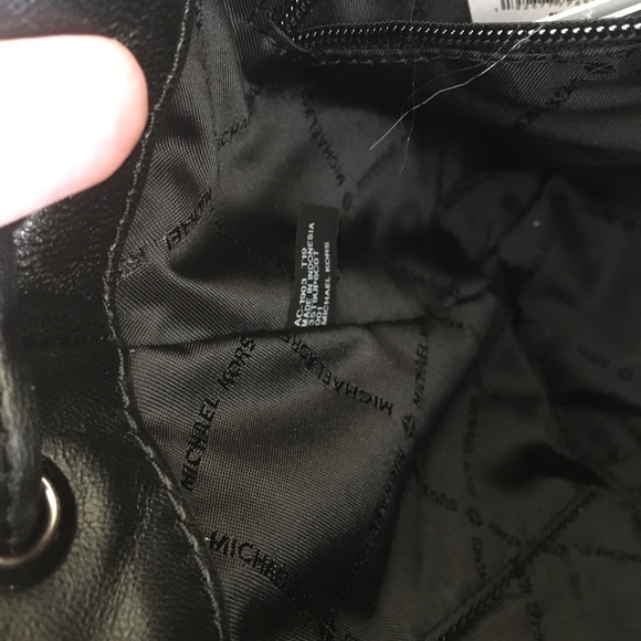 Michael Kors xsmall Peyton pocket crossbody bag - Picture 7 of 8